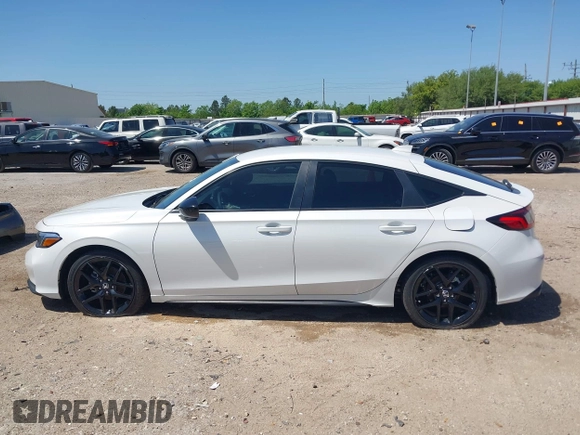 2025 Honda Civic Sport z VIN 19XFL2H82SE006769, wystawiony jako IAAI lot #41997613 z przebiegiem 1611 mil mil oraz . Historia ofert i sprzedaży dostępna na DreamBid. Obrazek 14.