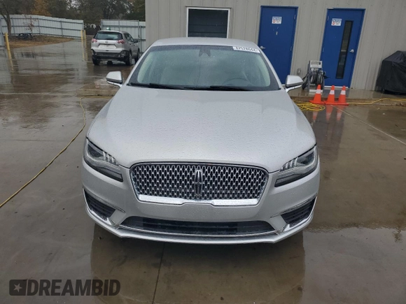 2019 Lincoln MKZ Standard with VIN 3LN6L5A91KR619118, listed as a Copart auction lot 82528044 with 10,541 mi miles and Salvage Title. Bid and sale history available at carsss.com. Image 5.