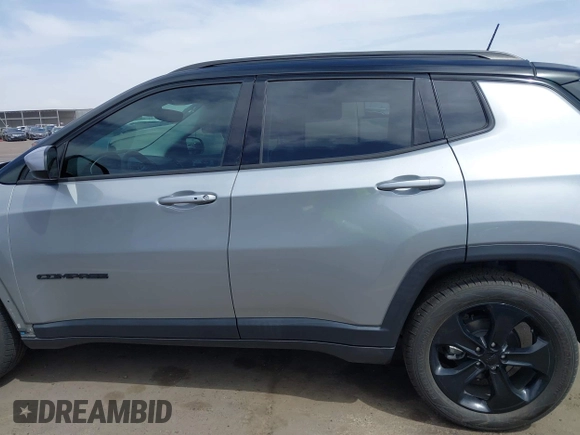 2021 Jeep Compass Altitude with VIN 3C4NJCBB3MT560123, listed as a IAAI auction lot 41914646 with 61,155 mi miles. Bid and sale history available at carsss.com. Image 15.