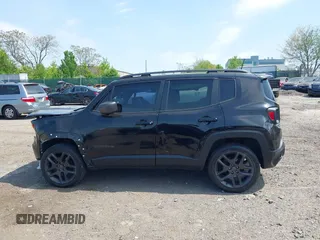 2021 Jeep Renegade Latitude with VIN ZACNJDBB5MPN33810, listed as a IAAI auction lot 42167988 with Not provided miles and . Bid and sale history available at DreamBid. Image 15.