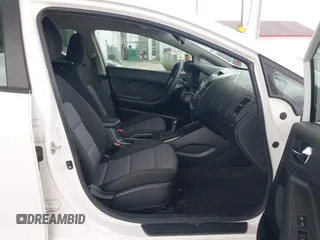 2016 Kia Forte LX z VIN KNAFK5A88G5547968, wystawiony jako IAAI lot #42137266 z przebiegiem 81 480 mil mil oraz . Historia ofert i sprzedaży dostępna na DreamBid. Obrazek 5.