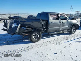 2017 Toyota Tacoma SR5 with VIN 3TMDZ5BN1HM021199, listed as a IAAI auction lot 41387400 with 93,392 mi miles. Bid and sale history available at carsss.com. Image 4.
