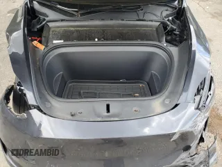 2024 Tesla Model Y Long Range с VIN 7SAYGDEE7RA271520, выставлен на аукционе Copart как лот 56526025 с пробегом 28 745 миль миль и Списание • Salvage title. История ставок и продаж доступна на DreamBid. Изображение 12.