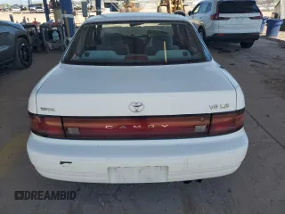 1994 Toyota Camry LE z VIN JT2GK12E4R0005313, wystawiony jako Copart lot #58034555 z przebiegiem 182 221 mil mil oraz Szkoda całkowita • Salvage title. Historia ofert i sprzedaży dostępna na DreamBid. Obrazek 6.