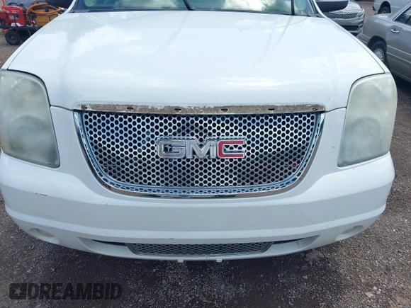 2008 GMC Yukon Denali z VIN 1GKFK63848J230708, wystawiony jako IAAI lot #42175206 z przebiegiem 208 589 mil mil oraz . Historia ofert i sprzedaży dostępna na DreamBid. Obrazek 6.