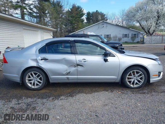 2010 Ford Fusion SEL with VIN 3FAHP0JA8AR430825, listed as a IAAI auction lot 41964707 with 139,144 mi miles. Bid and sale history available at carsss.com. Image 13.