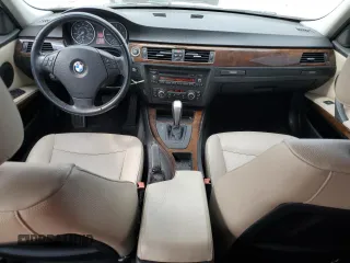 2011 BMW 3 Series 328i xDrive z VIN WBAPK5G58BNN26306, wystawiony jako Copart lot #54790895 z przebiegiem 108 641 mil mil oraz Szkody całkowita. Historia ofert i sprzedaży dostępna na DreamBid. Obrazek 8.