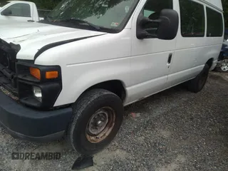 2008 Ford Econoline Cargo Commercial z VIN 1FTNE24W78DA10529, wystawiony jako IAAI lot #42030310 z przebiegiem 359 982 mil mil oraz . Historia ofert i sprzedaży dostępna na DreamBid. Obrazek 15.