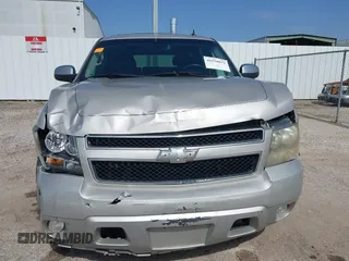 2009 Chevrolet Tahoe 2LT z VIN 1GNEC23379R258434, wystawiony jako IAAI lot #41558672 z przebiegiem 133 646 mil mil oraz . Historia ofert i sprzedaży dostępna na DreamBid. Obrazek 12.