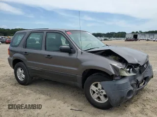 2005 Ford Escape XLS Value with VIN 1FMYU02ZX5KA88548, listed as a Copart auction lot 64025804 with 176,155 mi miles and Salvage Title. Bid and sale history available at carsss.com. Image 4.