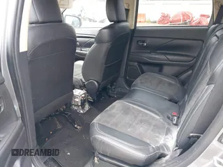 2020 Mitsubishi Outlander SE z VIN JA4AD3A37LZ044719, wystawiony jako IAAI lot #39303659 z przebiegiem 86 662 mil mil oraz . Historia ofert i sprzedaży dostępna na DreamBid. Obrazek 8.