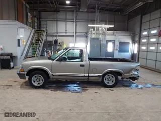 2000 Chevrolet S-10 LS with VIN 1GCCS1449YK187118, listed as a IAAI auction lot 41278247 with 0 mi miles. Bid and sale history available at carsss.com. Image 14.