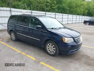2014 Chrysler Town & Country Touring z VIN 2C4RC1BG6ER256249, wystawiony jako IAAI lot #42303256 z przebiegiem 133 722 mil mil oraz . Historia ofert i sprzedaży dostępna na DreamBid. Obrazek 1.