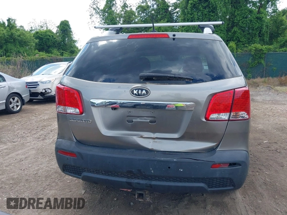 2011 Kia Sorento LX with VIN 5XYKTCA14BG056447, listed as a IAAI auction lot 42212972 with 207,258 mi miles. Bid and sale history available at carsss.com. Image 13.