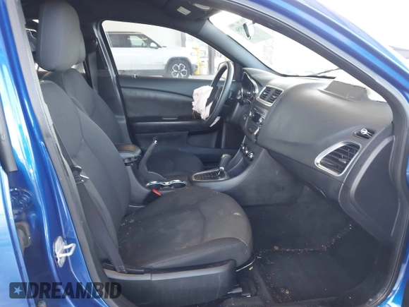 2013 Dodge Avenger SE with VIN 1C3CDZAB7DN702853, listed as a IAAI auction lot 41724956 with 1 mi miles. Bid and sale history available at carsss.com. Image 5.