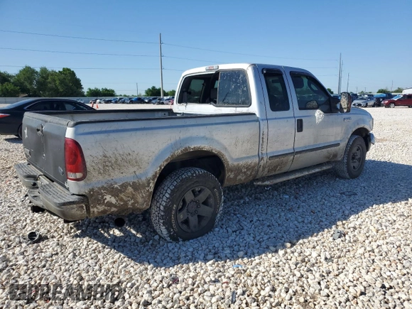 2005 Ford F-250 XL z VIN 1FTSX20P85EC59147, wystawiony jako Copart lot #51835615 z przebiegiem Nie podano mil oraz Szkoda całkowita • Salvage title. Historia ofert i sprzedaży dostępna na DreamBid. Obrazek 3.