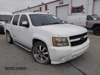 2007 Chevrolet Avalanche LTZ z VIN 3GNEC12J87G109246, wystawiony jako IAAI lot #41989146 z przebiegiem 171 005 mil mil oraz . Historia ofert i sprzedaży dostępna na DreamBid. Obrazek 1.