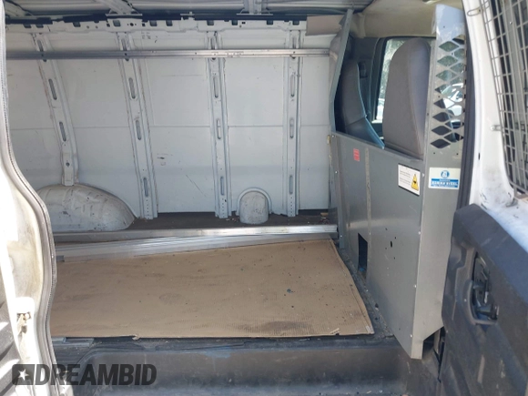 2005 Chevrolet City Express Cargo z VIN 1GCHG35V051250473, wystawiony jako IAAI lot #42316832 z przebiegiem 263 832 mil mil oraz . Historia ofert i sprzedaży dostępna na DreamBid. Obrazek 8.
