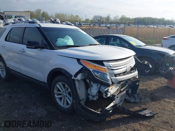 2013 Ford Explorer XLT with VIN 1FM5K7D97DGC88108, listed as a IAAI auction lot 42180147 with 156,905 mi miles and . Bid and sale history available at carsss.com. Image 1.