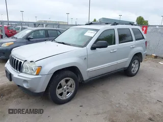 2005 Jeep Grand Cherokee Limited with VIN 1J4HR58255C671885, listed as a IAAI auction lot 42136640 with 215,751 mi miles. Bid and sale history available at carsss.com. Image 2.