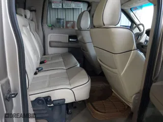 2006 Lincoln Mark LT with VIN 5LTPW16576FJ10505, listed as a IAAI auction lot 41432780 with 312,432 mi miles. Bid and sale history available at carsss.com. Image 7.