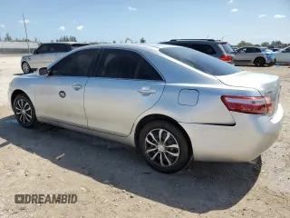 2008 Toyota Camry LE z VIN 4T1BK46KX8U063917, wystawiony jako Copart lot #52848205 z przebiegiem 168 993 mil mil oraz Czysty tytuł • Clean title. Historia ofert i sprzedaży dostępna na DreamBid. Obrazek 2.