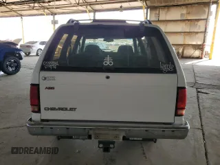 1994 Chevrolet Blazer z VIN 1GNCS13W3R0157183, wystawiony jako Copart lot #52246055 z przebiegiem 91 826 mil mil oraz Czysty tytuł • Clean title. Historia ofert i sprzedaży dostępna na DreamBid. Obrazek 6.