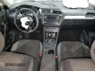 2021 Volkswagen Tiguan S z VIN 3VV0B7AX9MM007127, wystawiony jako Copart lot #45677935 z przebiegiem 32 976 mil mil oraz Czysty tytuł • Clean title. Historia ofert i sprzedaży dostępna na DreamBid. Obrazek 8.