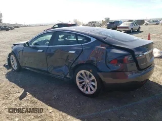 2017 Tesla Model S 100D z VIN 5YJSA1E25HF182149, wystawiony jako Copart lot #78556314 z przebiegiem 68 555 mil mil oraz Szkoda całkowita • Salvage title. Historia ofert i sprzedaży dostępna na DreamBid. Obrazek 2.