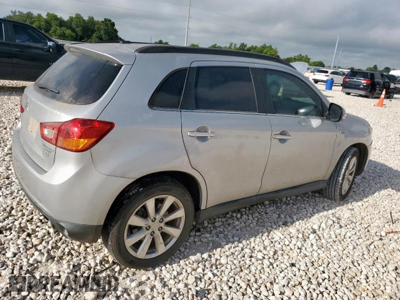2015 Mitsubishi Outlander GT z VIN 4A4AP4AW2FE045214, wystawiony jako Copart lot #62014515 z przebiegiem 92 633 mil mil oraz Szkoda całkowita • Salvage title. Historia ofert i sprzedaży dostępna na DreamBid. Obrazek 3.