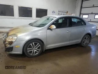 2006 Volkswagen Jetta 1.9L TDI z VIN 3VWDT71K16M682732, wystawiony jako Copart lot #49012085 z przebiegiem 299 779 mil mil oraz Szkoda całkowita • Salvage title. Historia ofert i sprzedaży dostępna na DreamBid. Obrazek 1.