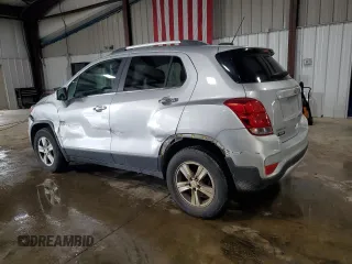 2017 Chevrolet Trax LT z VIN KL7CJPSB0HB155095, wystawiony jako Copart lot #57161745 z przebiegiem 99 691 mil mil oraz Szkoda całkowita • Salvage title. Historia ofert i sprzedaży dostępna na DreamBid. Obrazek 2.