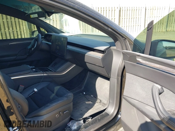 2022 Tesla Model X with VIN 7SAXCAE59NF346186, listed as a IAAI auction lot 41893923 with Not Provided miles and . Bid and sale history available at DreamBid. Image 5.