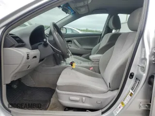 2010 Toyota Camry z VIN 4T1BF3EK1AU019732, wystawiony jako Copart lot #58469755 z przebiegiem 214 898 mil mil oraz Czysty tytuł • Clean title. Historia ofert i sprzedaży dostępna na DreamBid. Obrazek 7.