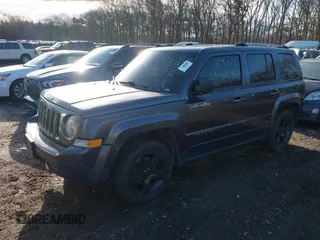 2016 Jeep Patriot Latitude with VIN 1C4NJRFB9GD627671, listed as a IAAI auction lot 41858695 with 999,999 mi miles. Bid and sale history available at carsss.com. Image 17.