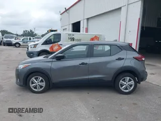 2023 Nissan Kicks S z VIN 3N1CP5BV3PL543504, wystawiony jako IAAI lot #42387560 z przebiegiem 30 740 mil mil oraz . Historia ofert i sprzedaży dostępna na DreamBid. Obrazek 13.