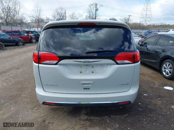 2017 Chrysler Pacifica Limited with VIN 2C4RC1GG6HR768882, listed as a IAAI auction lot 41889479 with 126,874 mi miles. Bid and sale history available at carsss.com. Image 16.