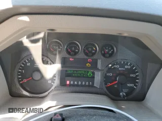 2008 Ford F-250 XL z VIN 1FTSW21Y98EE14898, wystawiony jako Copart lot #47120485 z przebiegiem 49 618 mil mil oraz Czysty tytuł • Clean title. Historia ofert i sprzedaży dostępna na DreamBid. Obrazek 9.