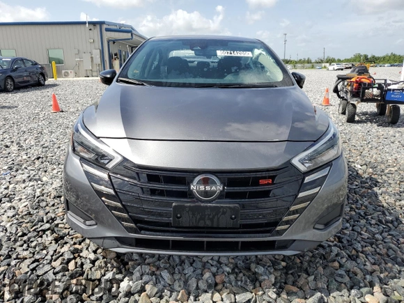 2023 Nissan Versa SR z VIN 3N1CN8FV9PL866652, wystawiony jako Copart lot #60714205 z przebiegiem 31 997 mil mil oraz Nie do naprawy • Non repairable. Historia ofert i sprzedaży dostępna na DreamBid. Obrazek 5.