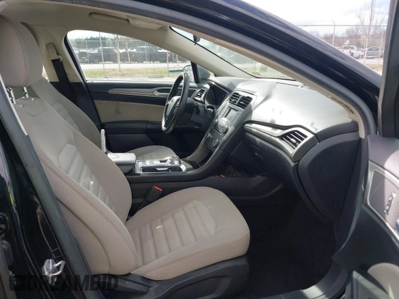 2017 Ford Fusion S with VIN 3FA6P0G77HR212596, listed as a IAAI auction lot 41910716 with 94,502 mi miles. Bid and sale history available at carsss.com. Image 5.