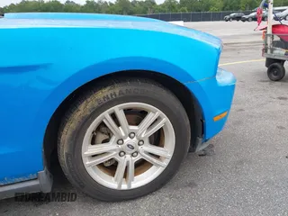2010 Ford Mustang V6 с VIN 1ZVBP8EN8A5179686, выставлен на аукционе IAAI как лот 42369977 с пробегом 112 065 миль миль и . История ставок и продаж доступна на DreamBid. Изображение 12.