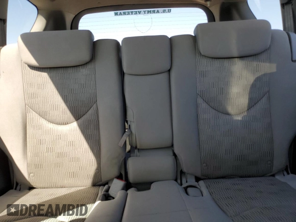 2010 Toyota RAV4 z VIN 2T3ZF4DV3AW043005, wystawiony jako Copart lot #58169005 z przebiegiem 108 161 mil mil oraz Szkoda całkowita • Salvage title. Historia ofert i sprzedaży dostępna na DreamBid. Obrazek 10.
