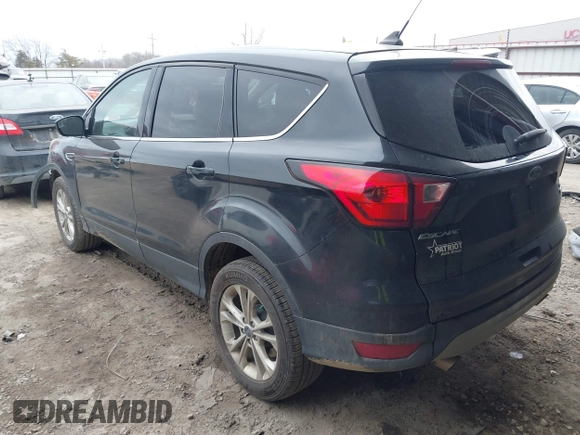 2019 Ford Escape SE with VIN 1FMCU9G91KUC08423, listed as a IAAI auction lot 41686542 with 87,329 mi miles. Bid and sale history available at carsss.com. Image 3.