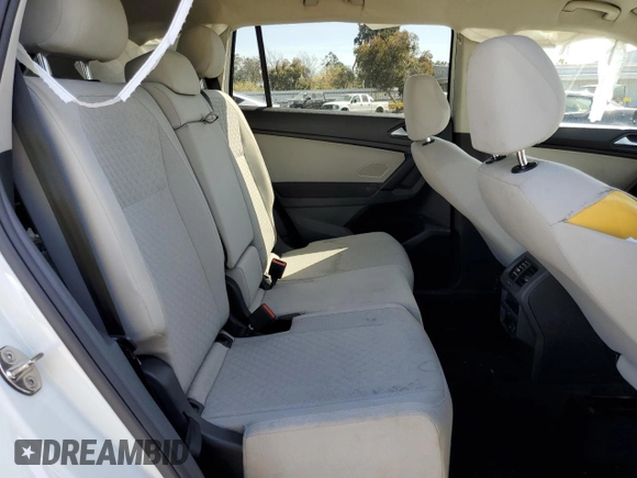 2019 Volkswagen Tiguan S z VIN 3VV0B7AX0KM200859, wystawiony jako Copart lot #53995675 z przebiegiem 71 737 mil mil oraz Szkoda całkowita • Salvage title. Historia ofert i sprzedaży dostępna na DreamBid. Obrazek 11.