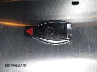 2013 Mercedes-Benz C 250 Sport z VIN WDDGF4HB4DA780472, wystawiony jako IAAI lot #41924590 z przebiegiem 109 118 mil mil oraz . Historia ofert i sprzedaży dostępna na DreamBid. Obrazek 11.