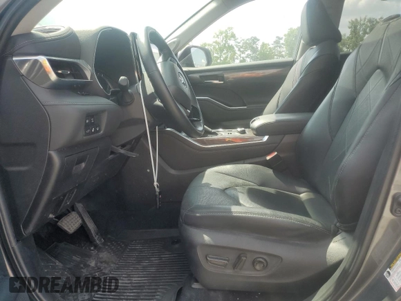 2022 Toyota Highlander Platinum with VIN 5TDFZRBH7NS182601, listed as a Copart auction lot 61832475 with 61,958 mi miles and Salvage title. Bid and sale history available at DreamBid. Image 7.