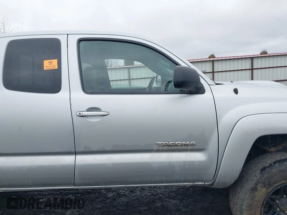 2006 Toyota Tacoma with VIN 5TEUU42N56Z216960, listed as a IAAI auction lot 41799319 with 260,116 mi miles. Bid and sale history available at carsss.com. Image 13.