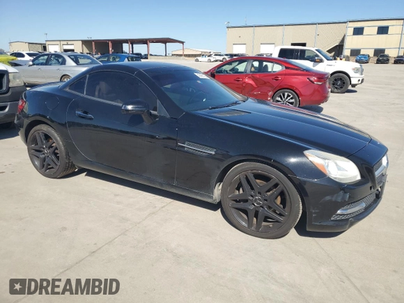 2013 Mercedes-Benz SLK 250 with VIN WDDPK4HA7DF053610, listed as a Copart auction lot 47421125 with 118,578 mi miles and Clean title. Bid and sale history available at DreamBid. Image 4.