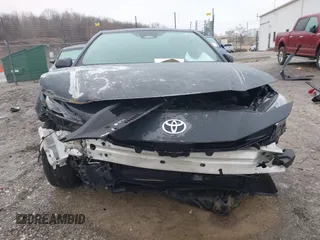 2025 Toyota Camry LE z VIN 4T1DAACK5SU543384, wystawiony jako IAAI lot #41522073 z przebiegiem 27 308 mil mil oraz . Historia ofert i sprzedaży dostępna na DreamBid. Obrazek 12.