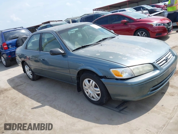 2001 Toyota Camry CE z VIN JT2BG22K310536515, wystawiony jako IAAI lot #42409847 z przebiegiem 205 978 mil mil oraz . Historia ofert i sprzedaży dostępna na DreamBid. Obrazek 1.